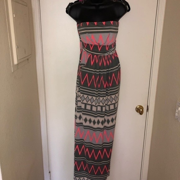 Strapless Maxi With Pockets - Picture 1 of 4